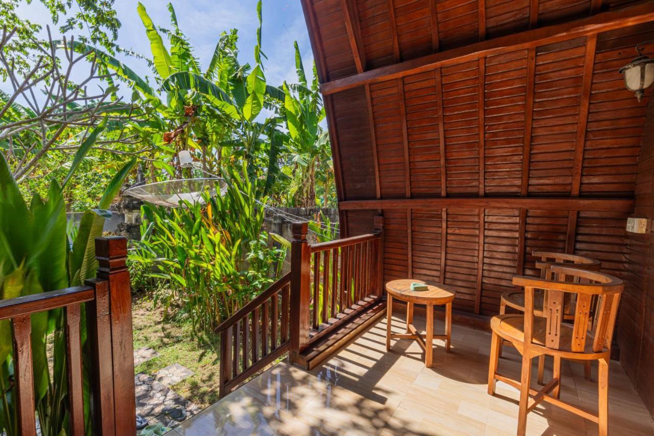 The Peace Arta Bungalow Batununggul Exterior photo